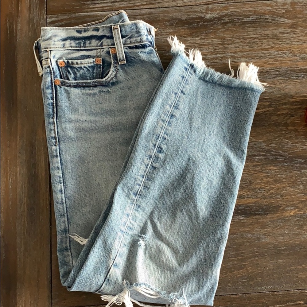 Levi’s straight wedgie crop jeans